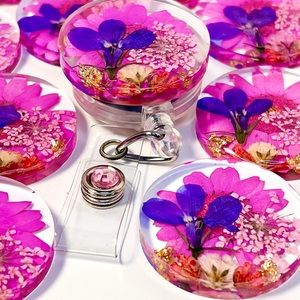 Badge holder for medical workers, students, and teachers.